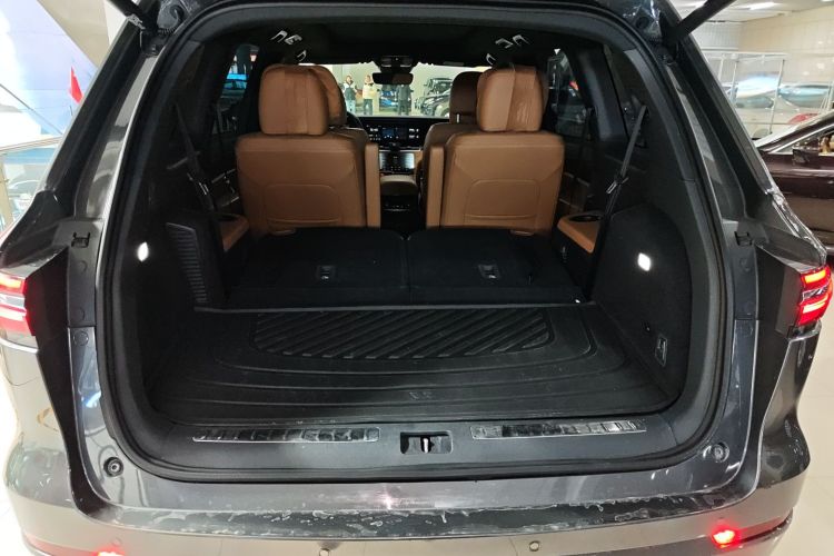 理想汽车 理想ONE 2020款 增程6座版机舱底盘23