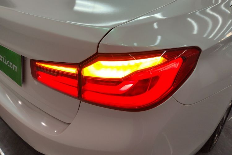 宝马5系 2020款 525Li M运动套装车身外观9