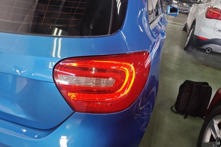 奔驰A级(进口) 2015款 A 200 时尚型车身外观6006