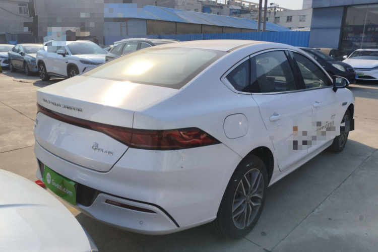 比亚迪 秦PLUS 2024款 荣耀版 DM-i 120KM领先型车身外观7