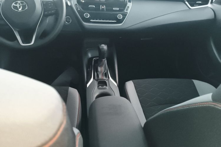 丰田 卡罗拉 2023款 1.2T 精英版中控内饰18