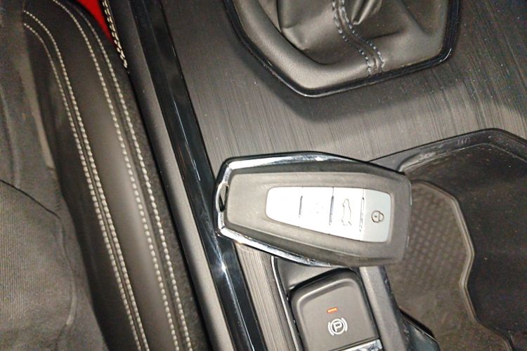 吉利汽车 远景X6 2021款 PRO 1.4T 手动尊贵型中控内饰11