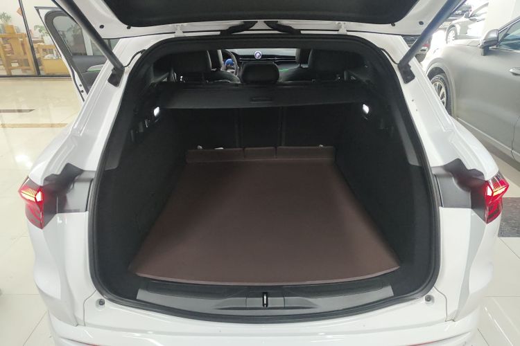 玛莎拉蒂 Grecale格雷嘉 2023款 2.0T GT机舱底盘23