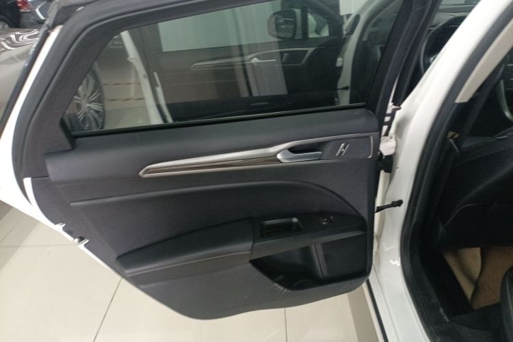 福特 蒙迪欧 2018款 EcoBoost 180 智控时尚型 国V中控内饰7008