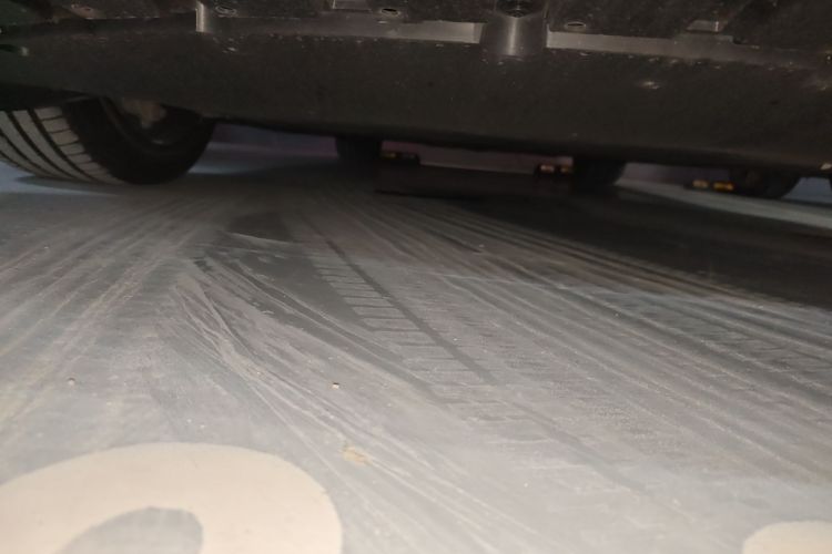 小米汽车 小米SU7 2024款 四驱超长续航高阶智驾Max版局部细节9008