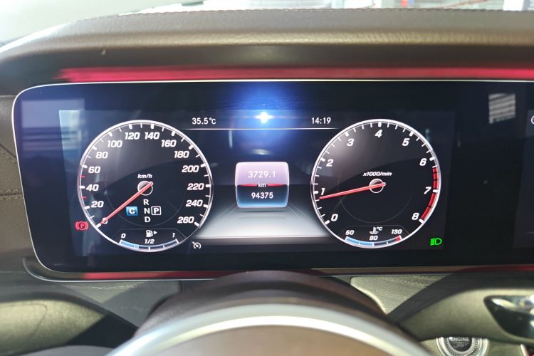 奔驰CLS 2020款 CLS 300 动感型中控内饰14