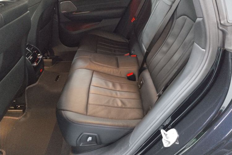 宝马6系GT 2022款 630i M运动套装中控内饰7004