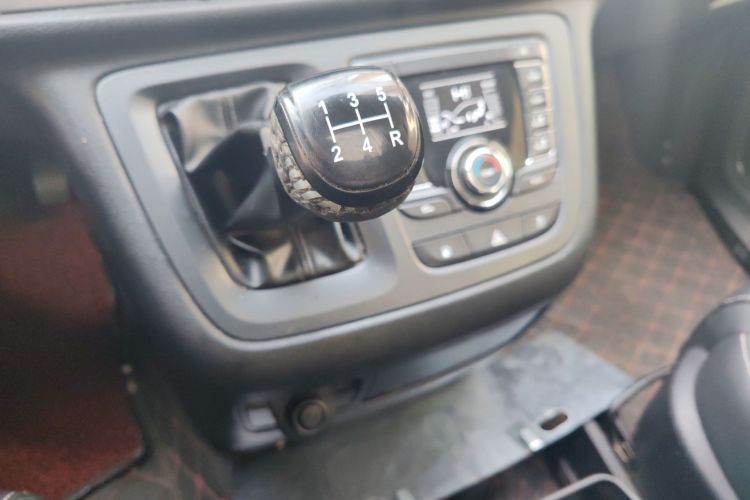 上汽大通MAXUS 大通G10 2018款 PLUS 2.4L 手动精英版中控内饰18