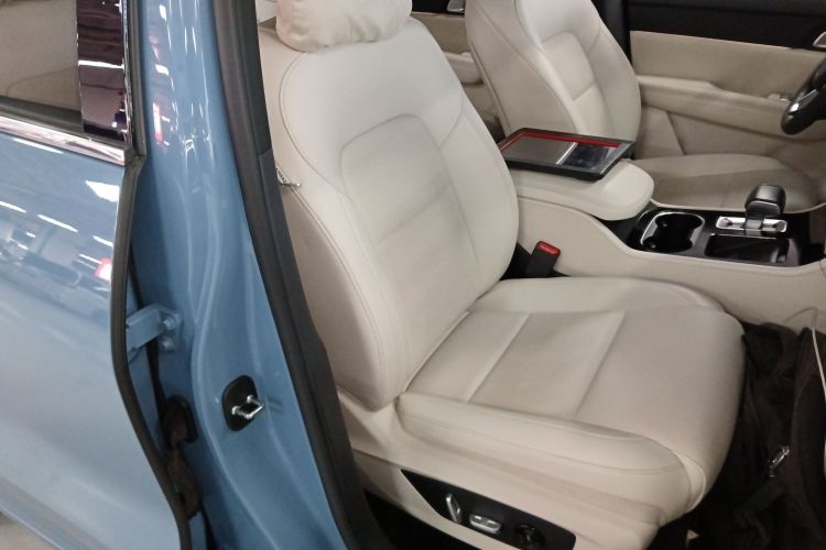 理想汽车 理想ONE 2021款 增程6座版局部细节41