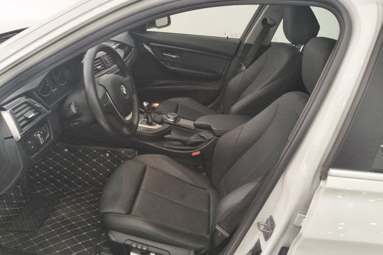 宝马3系 2019款 320Li 时尚型中控内饰19