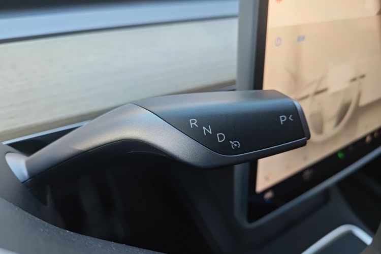 特斯拉 Model Y 2022款 改款 长续航全轮驱动版中控内饰18