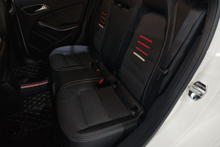 奔驰A级(进口) 2018款 A 200 动感型中控内饰7004