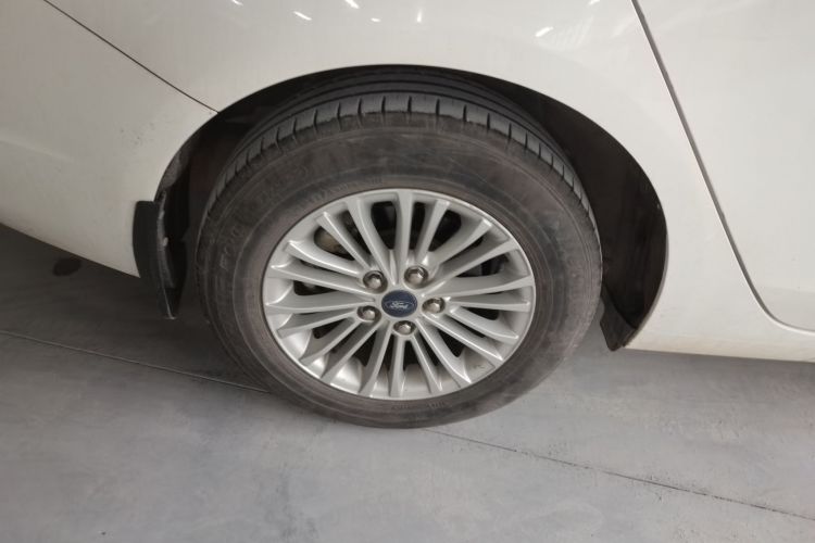 福特 福睿斯 2017款 改款 1.5L 手动舒适型车身外观6008