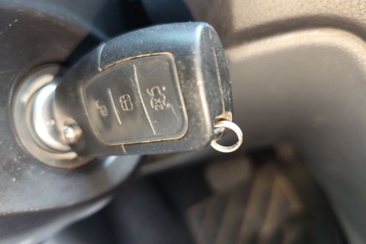 福特 福克斯 2013款 两厢经典 1.8L 自动基本型中控内饰11