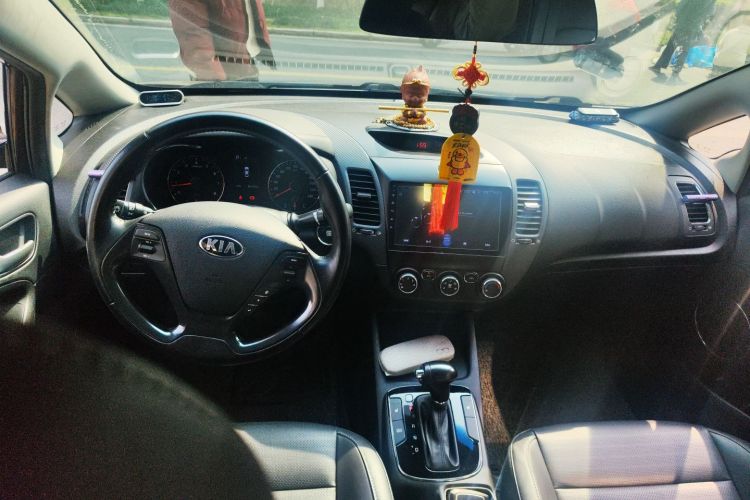 起亚K3 2017款  1.6L 自动15周年特别版GLS中控内饰12