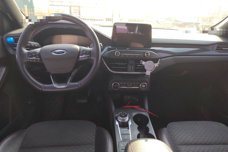 福特 福克斯 2020款 两厢 EcoBoost 180 自动ST Line中控内饰12