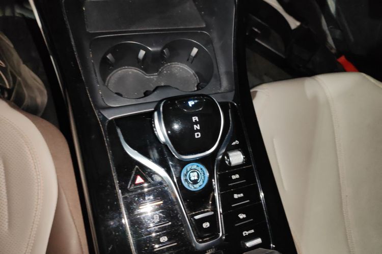 比亚迪 秦PLUS 2024款 荣耀版 DM-i 55KM领先型中控内饰18