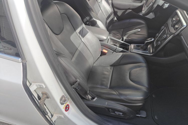 沃尔沃V40 2016款 T4 智雅版局部细节41