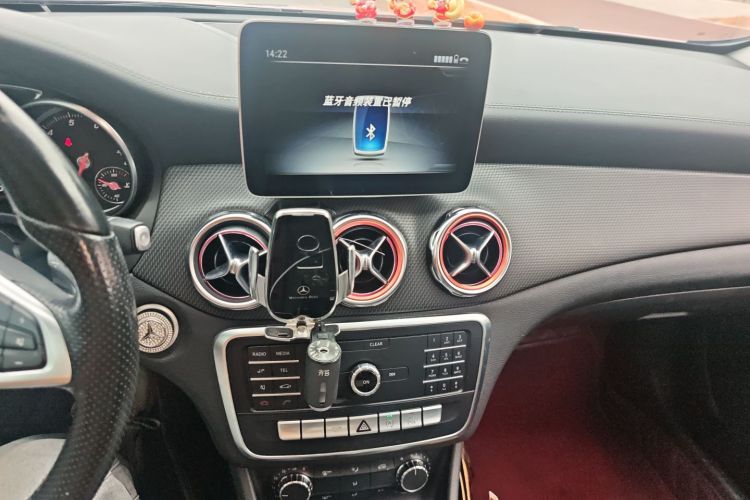 奔驰GLA 2019款 GLA 200 时尚型中控内饰16