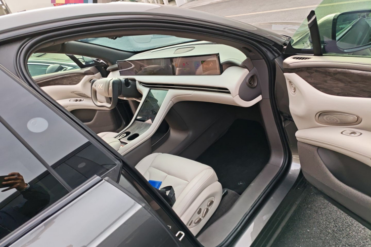 智己汽车 智己LS7 2025款 焕新版 Ultra局部细节9005