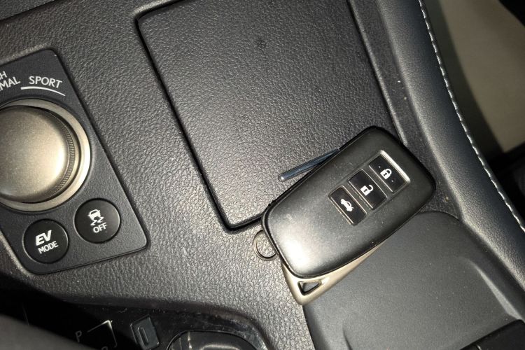 雷克萨斯ES 2015款 300h 舒适版中控内饰11