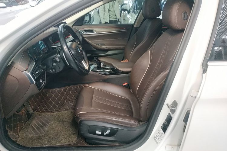 宝马5系 2021款 530Li 领先型 豪华套装中控内饰19