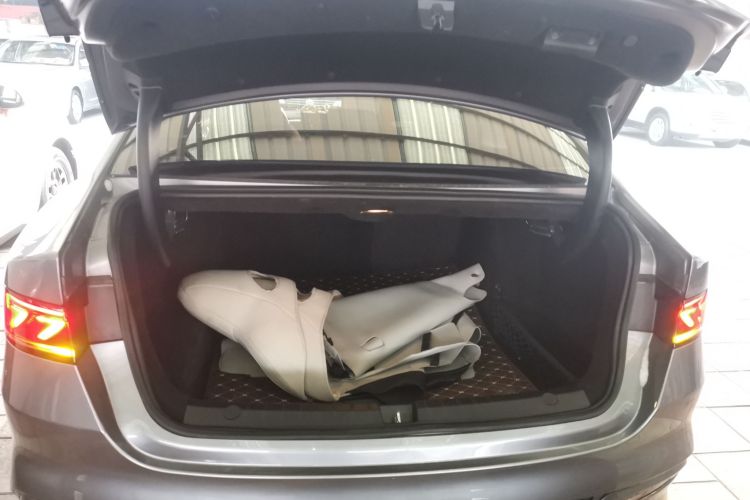 比亚迪 秦PLUS 2024款 荣耀版 DM-i 55KM领先型机舱底盘23