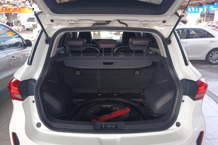 广汽传祺 传祺GS4 2018款 235T 自动两驱豪华智联百万纪念版机舱底盘23