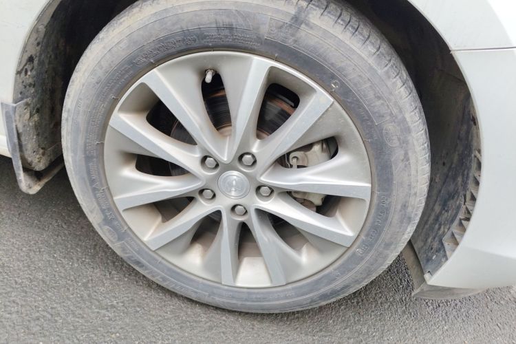 别克GL6 2019款 18T 6座互联尊贵型 国VI车身外观6007