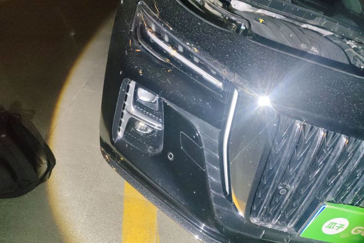 红旗H5 2024款 2.0T 自动智联旗畅版车身外观8