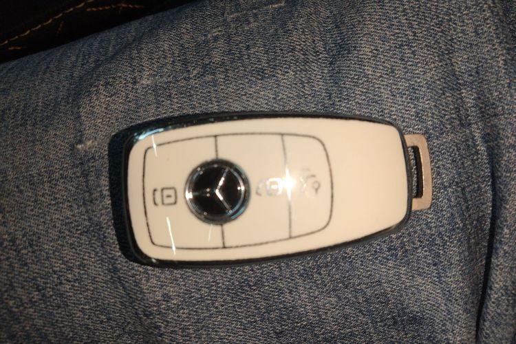 奔驰E级(进口) 2019款 E 260 运动版 4MATIC中控内饰11