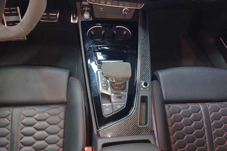 奥迪RS 4 2022款 RS4 Avant 黑曜版中控内饰18