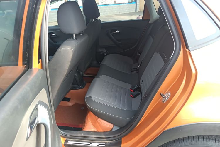 大众 2016款 1.6L Cross Polo 自动中控内饰21