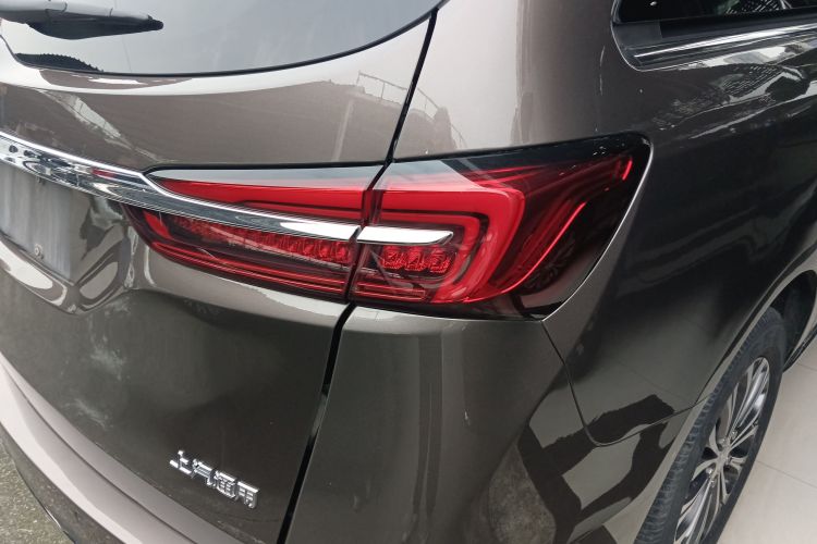 别克GL8 2023款 陆上公务舱 652T 豪华型车身外观6006