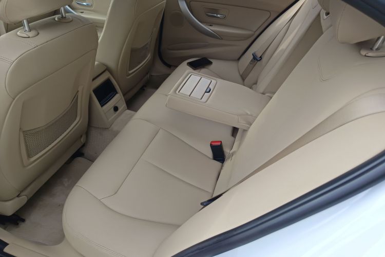 宝马3系 2013款 316i 进取型中控内饰21