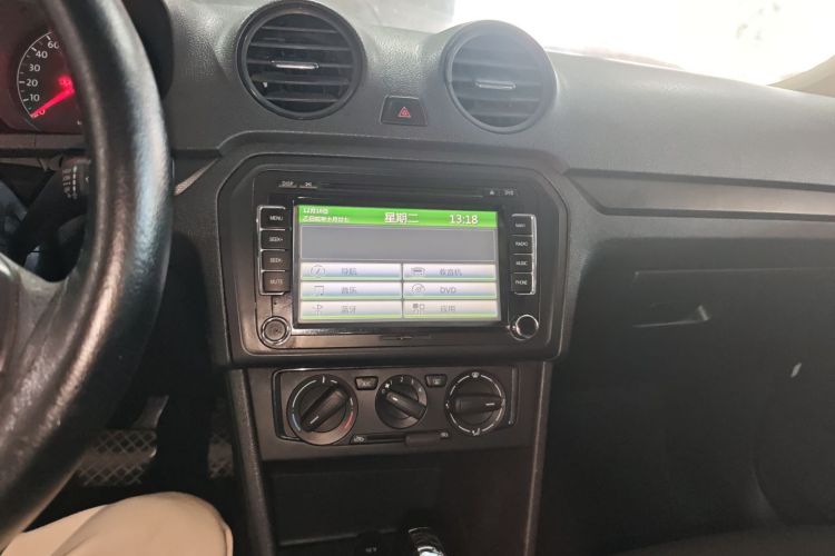 大众 捷达 2013款 1.6L 自动时尚型中控内饰16