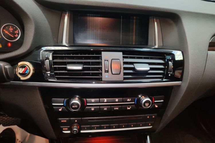 宝马X4 2014款 xDrive20i X设计套装局部细节16