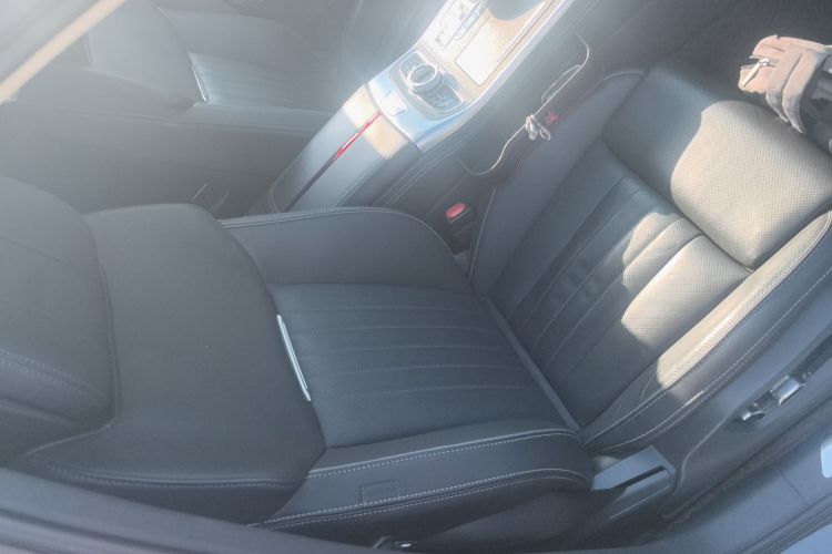 红旗H9 2022款 2.0T 智联旗享版局部细节41