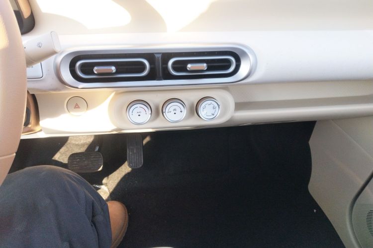 五菱汽车 宏光MINIEV 2024款 第三代 215km 青春版中控内饰16