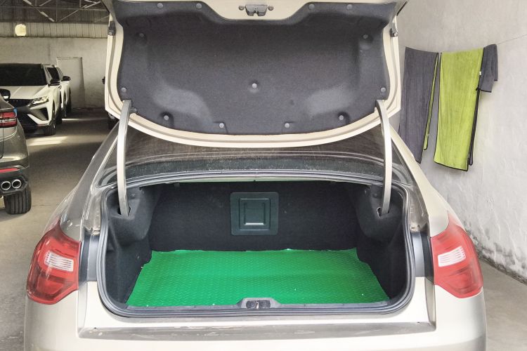 雪铁龙C5 2014款 1.6T 自动尊贵型机舱底盘23