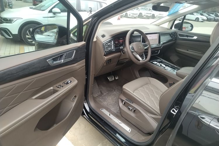 大众 威然 2024款 380TSI 尊贵版中控内饰20