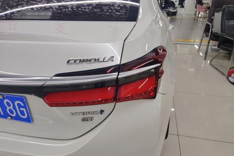 丰田 卡罗拉 2017款 改款双擎 1.8L E-CVT精英版车身外观9