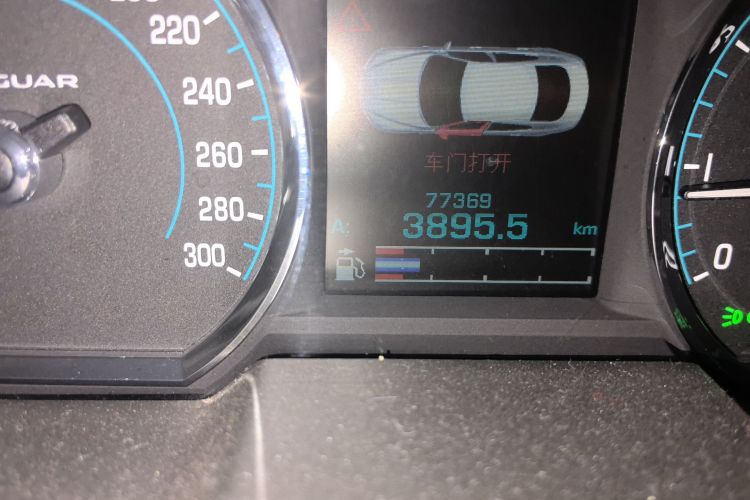 捷豹XF 2015款 XF 3.0 SC R-Sport 豪华版中控内饰15