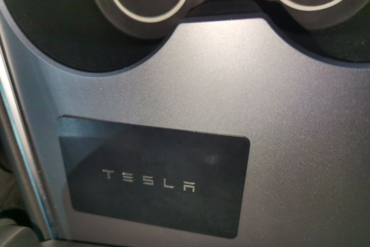 特斯拉 Model Y 2022款 改款 后轮驱动版中控内饰11