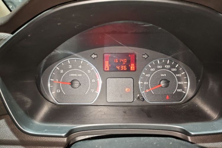 五菱汽车 五菱宏光V 2022款 1.5L劲取版封窗车电动助力LAR局部细节14