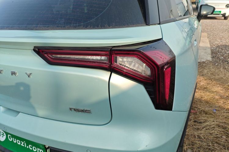 吉利几何E萤火虫 2022款 401KM 玲珑虎 4座车身外观6001