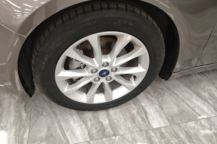 福特 蒙迪欧 2017款 改款 EcoBoost 180 时尚型车身外观6007