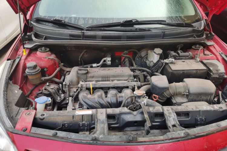 现代 瑞纳 2014款 1.4L 自动领先型GLX机舱底盘24