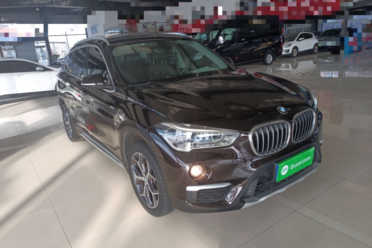 宝马X1 2019款 sDrive18Li 尊享型车身外观3