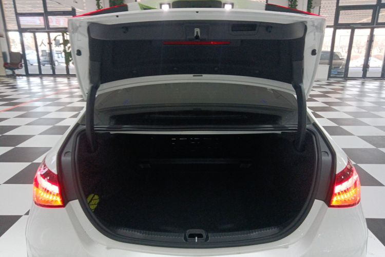 奔驰C级 2023款 改款二 C 260 L 运动版机舱底盘23